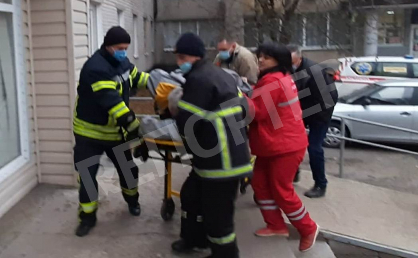 Спасатели Днепропетровщины помогли медикам перевезти тяжелобольного