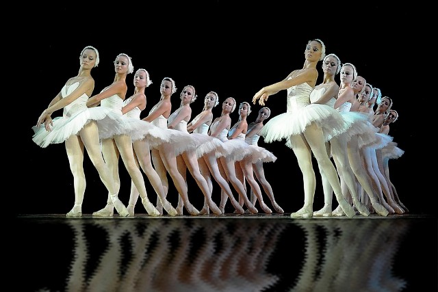 Днепровские балерины ликуют из-за культурного освобождения