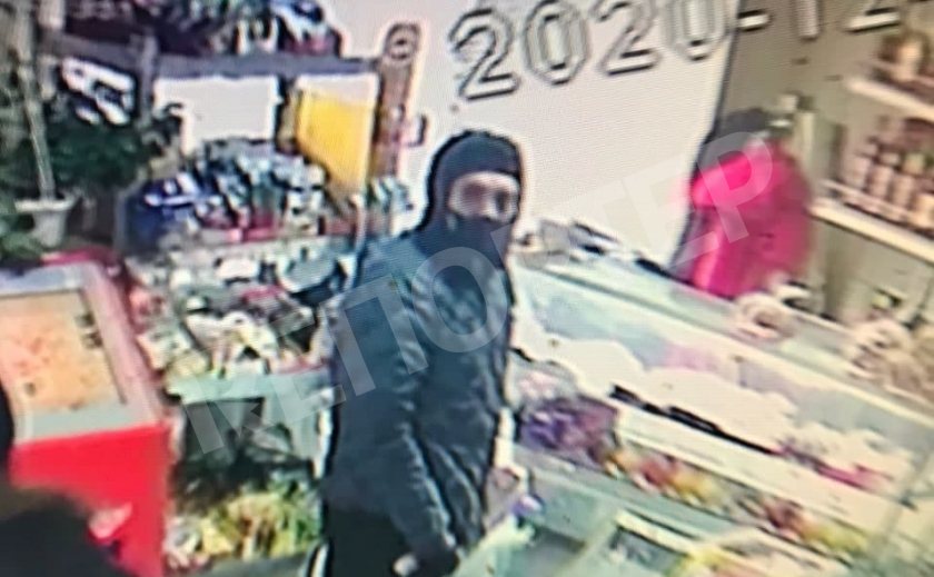 В Днепре разыскали жуликов укравших кошелек в сельском магазине