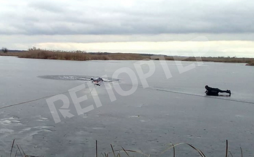 Под Днепром спасли человека из-подо льда