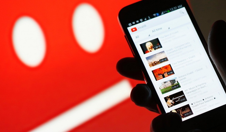 YouTube удаляет видео, в которых 5G связывают с распространением коронавируса