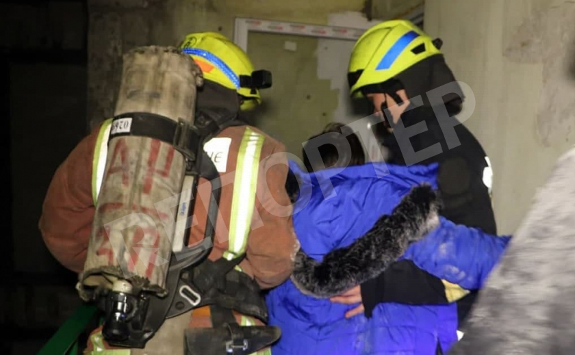В Днепре из горящей многоэтажки спасли 30 человек