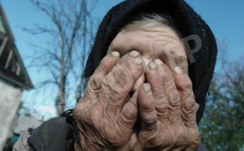 В Днепре 79-летняя пенсионерка кинулась с ножом на инвалида