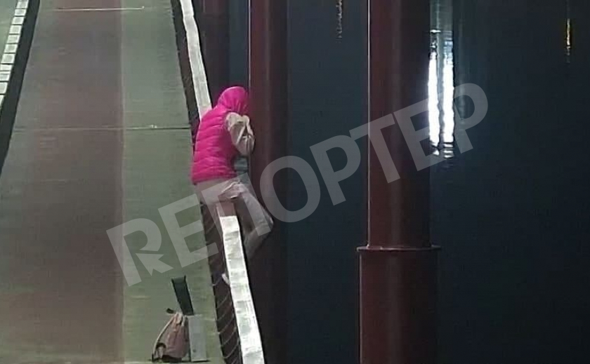 Появились подробности ночной попытки суицида на днепровском мосту