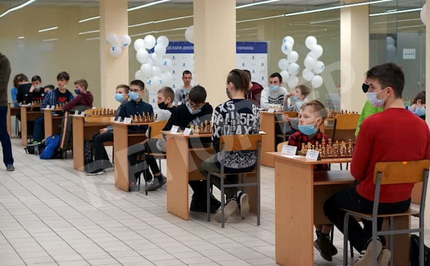 Шахматисты из Днепра взяли 2 «бронзы» в классике на чемпионате Украины до 20 лет