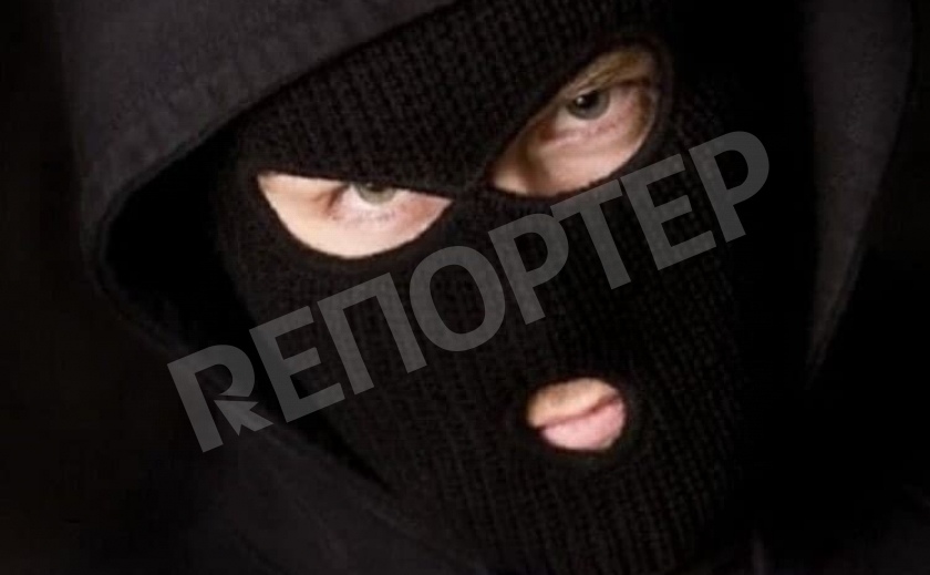 Под Днепром преступник забрался в школу
