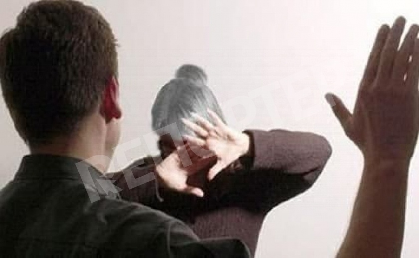 Домашнее насилие. В Днепре пьяный сын избил мать