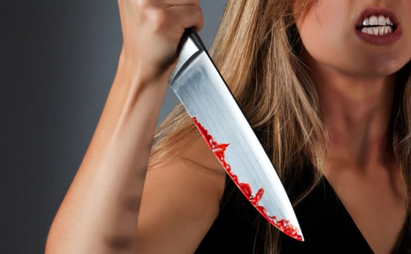 В Днепре женщина набросилась на мужа с ножом