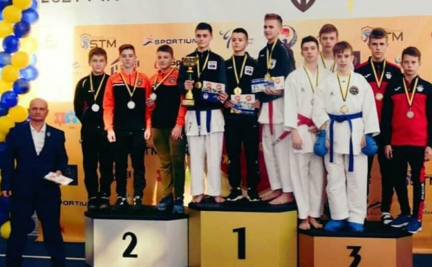 Каратисты из Днепра и Никополя стали призерами чемпионата Украины