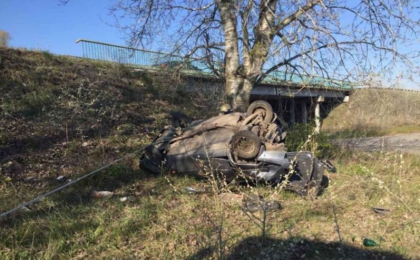 На Днепропетровщине в жуткой автокатастрофе погиб водитель