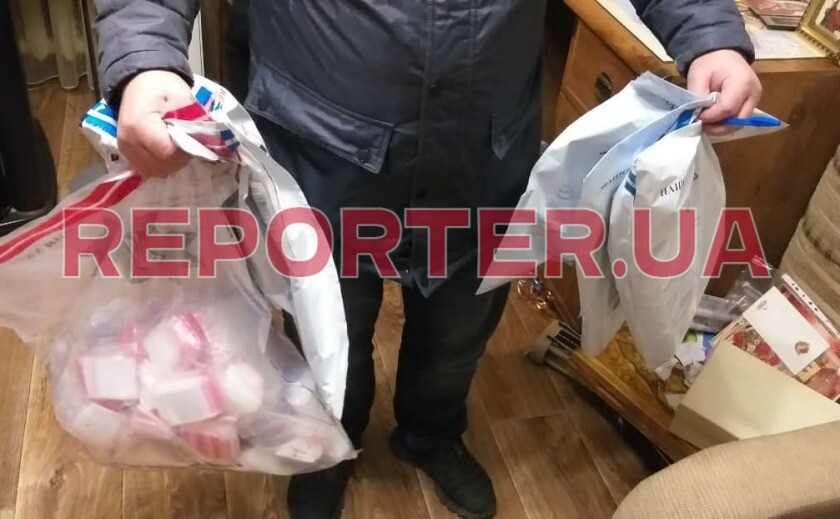 В Днепре наркодилер обижал маму