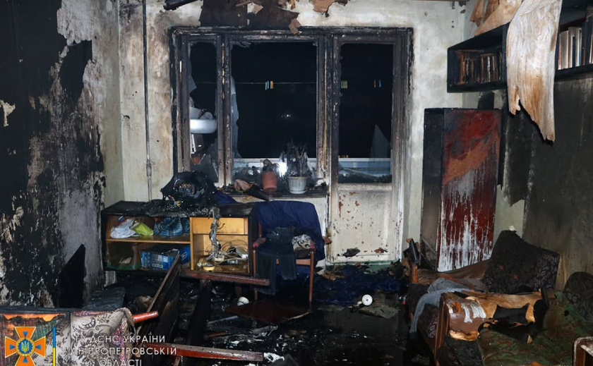 В Днепре посреди ночи произошел пожар в многоэтажке: пострадал мужчина