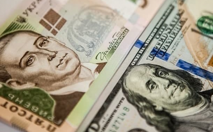 Впервые после 2015 года: в Украине снова растет курс доллара
