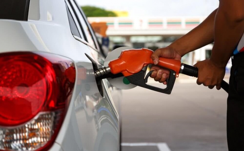 Правительство разрешило операторам АЗС повысить цены на топливо