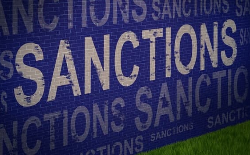 Отключение от SWIFT и запрет предоставления евро: ЕС утвердил санкции для Беларуси