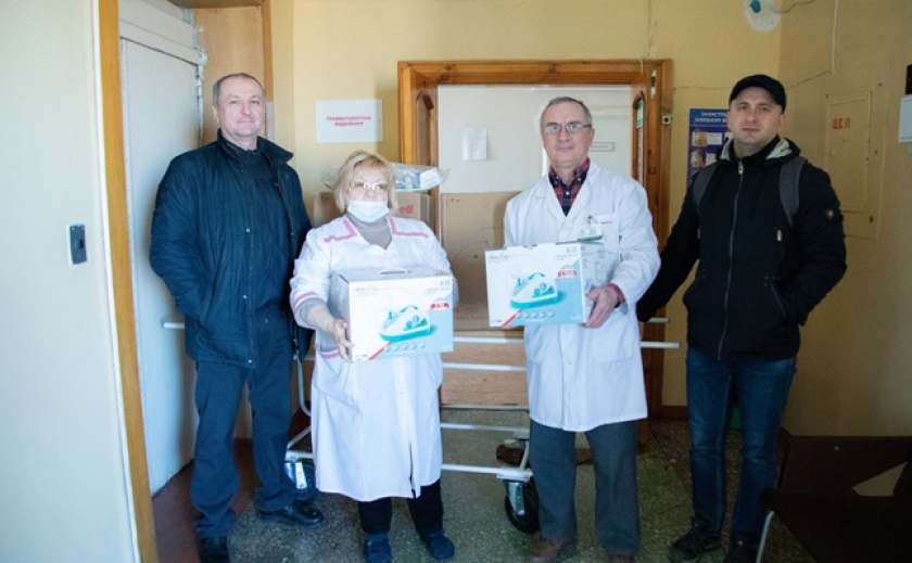 Адвокат Антон Ковырев из Днепра и его друг-врач создали за границей фонд для помощи больницам города
