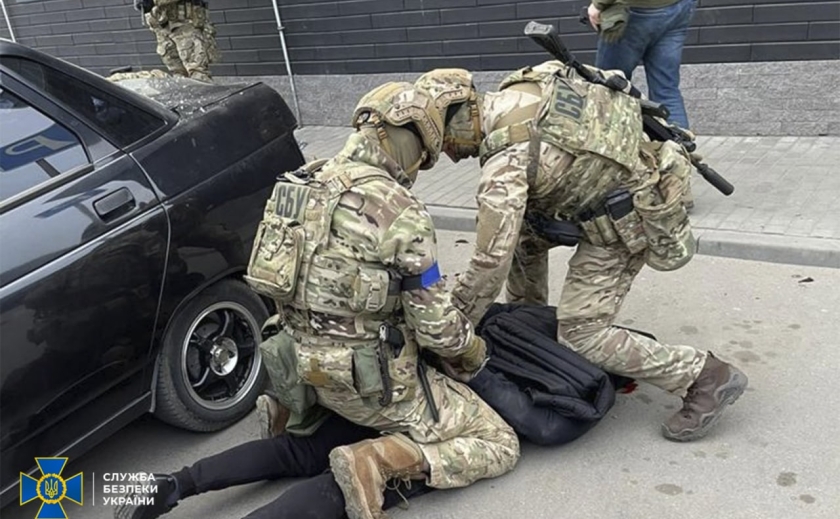 На Днепропетровщине СБУ задержала преступную группировку, члены которой угрожали бойцам теробороны