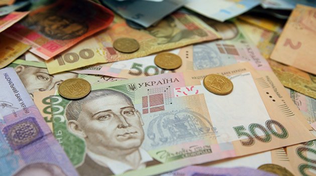 Более чем 9 тысяч бедных днепрян получат по 37 долларов от власти