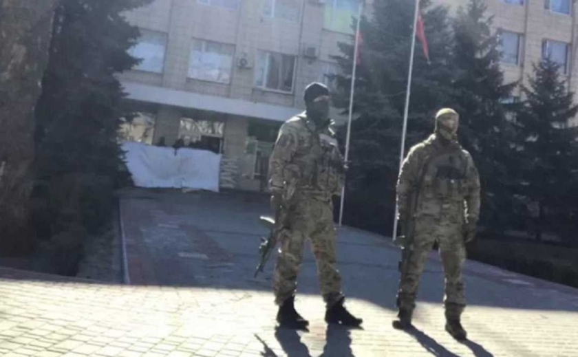 Похитили двух британских волонтеров: В Запорожской области военные РФ выкрали работников гуманитарных организаций