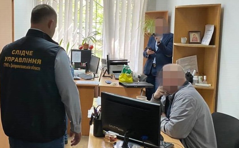 20 тыс. грн. за разрешительные документы: В Днепре полицейские задержали за взятку чиновника Госпродпотребслужбы