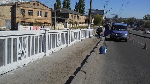 В Днепре аварийный виадук временно подпёрли