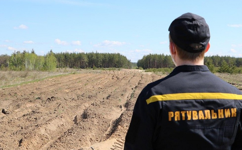 Спасатели рассказали днепрянам о вреде народных гуляний, но не вспомнили о технологии девяностых