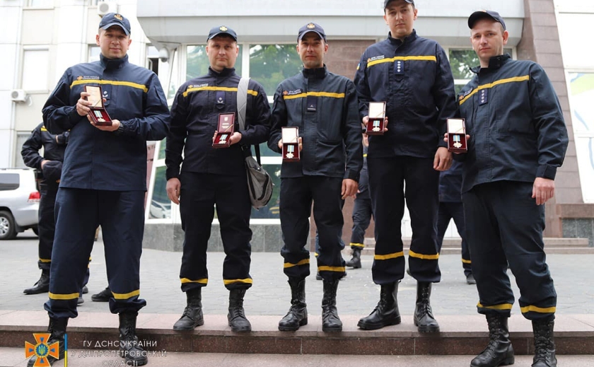 Шестеро спасателей ГСЧС Днепропетровщины получили орден «За мужество» ІІІ степени