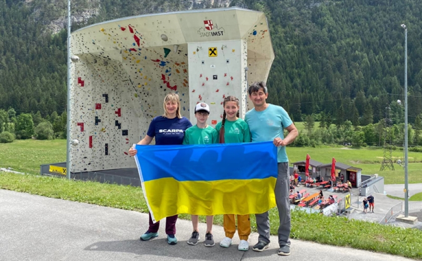 Юная скалолазка Рафаэль Казбекова из Днепра завоевала «золото» в Австрии