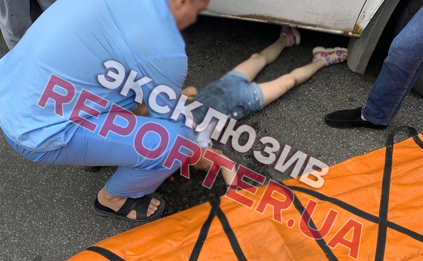 В Днепре на пр.Слобожанском водитель маршрутки сбил 5-летнюю девочку