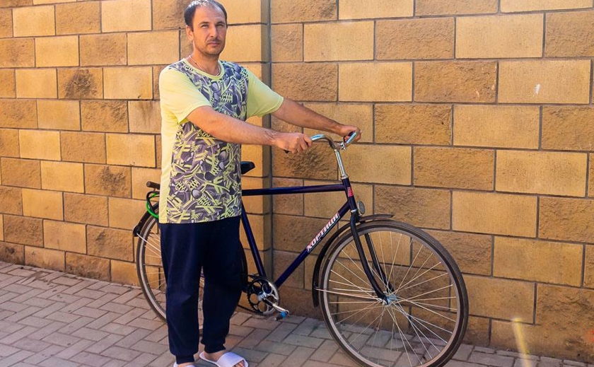 250 км на велосипеде, чтобы эвакуироваться в Днепр из-под обстрелов: история беженца из Донецкой области
