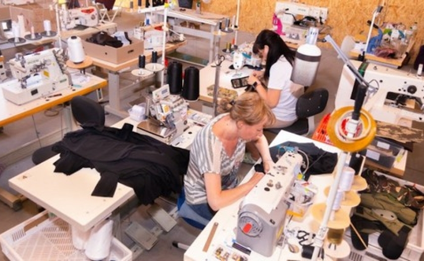 Приходится начинать все с нуля: швейное предприятие-переселенец запустило свою работу в Днепропетровской области