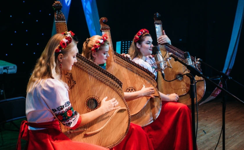На Дніпропетровщині пройшов перший концерт до Дня Української Державності