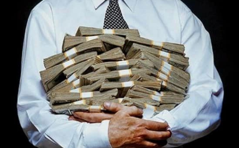 «Людям не хотят поднимать минимальную зарплату, но при этом топ-чиновники продолжают жировать», - лідер «Громадської сили» Загід Краснов