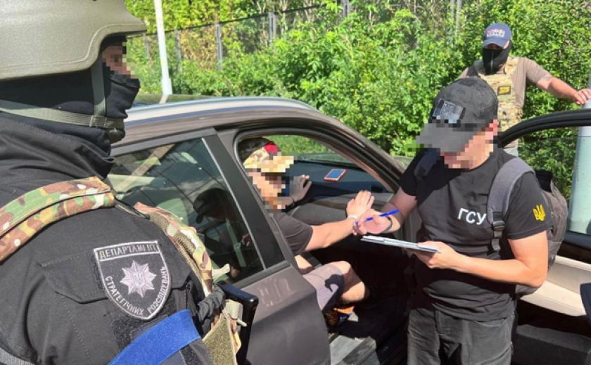 Поліція затримала ексзаступника голови Дніпропетровської ОДА за продаж гуманітарки