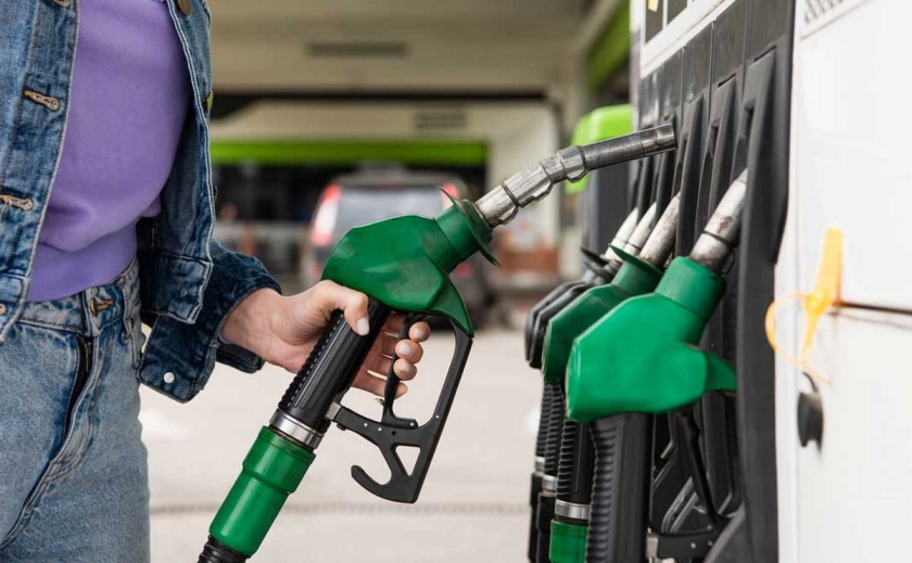 Ситуація з паливом у Дніпропетровській області: актуальні ціни на 12 серпня