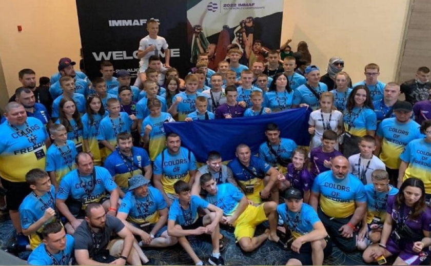 Бійці змішаних єдиноборств ММА з Дніпропетровщини завоювали 9 медалей на чемпіонаті світу в ОАЕ