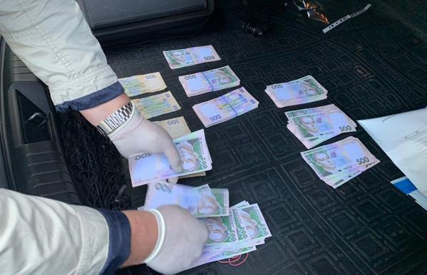 На Днепропетровщине голова сельсовета погорел на крупной взятке