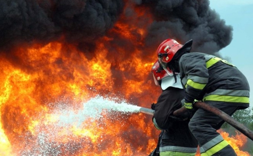 Пожежа у багатоповерховому житловому будинку у Дніпрі: подробиці