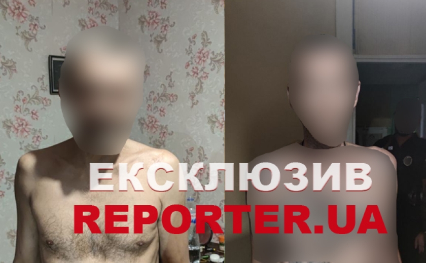 В Дніпрі в під'їзді будинку двоє чоловіків відібрали у поліціянта з Донеччини зброю та набої