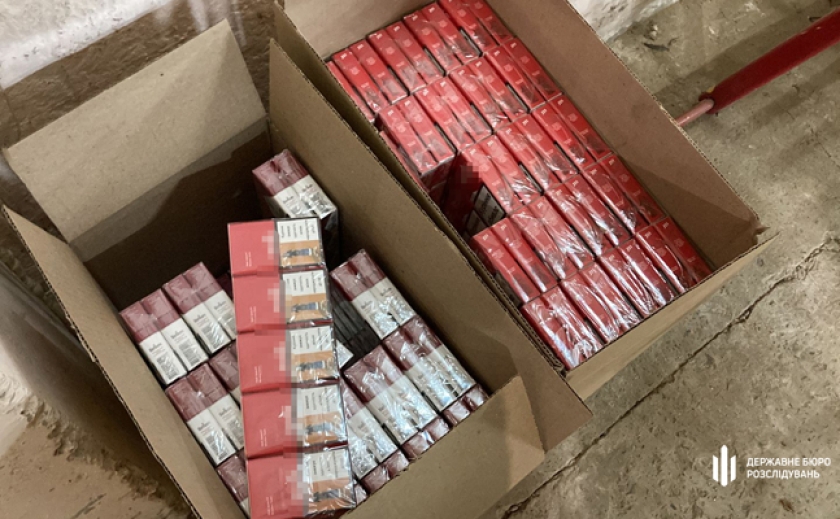 В Дніпрі ДБР припинило роботу фабрики з виробництва контрафактних цигарок, яку «кришували» чиновники і правоохоронці