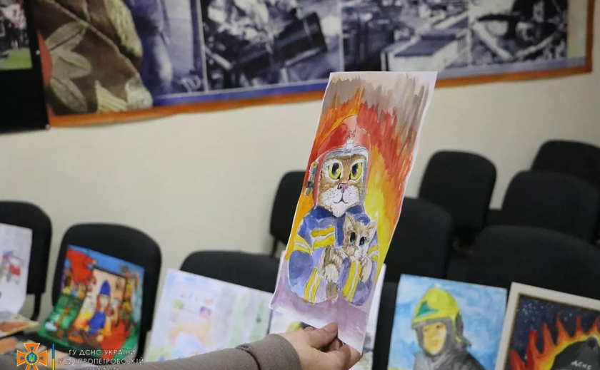 У Дніпрі показали переможців конкурсу малюнків «Рятувальники – герої без зброї»