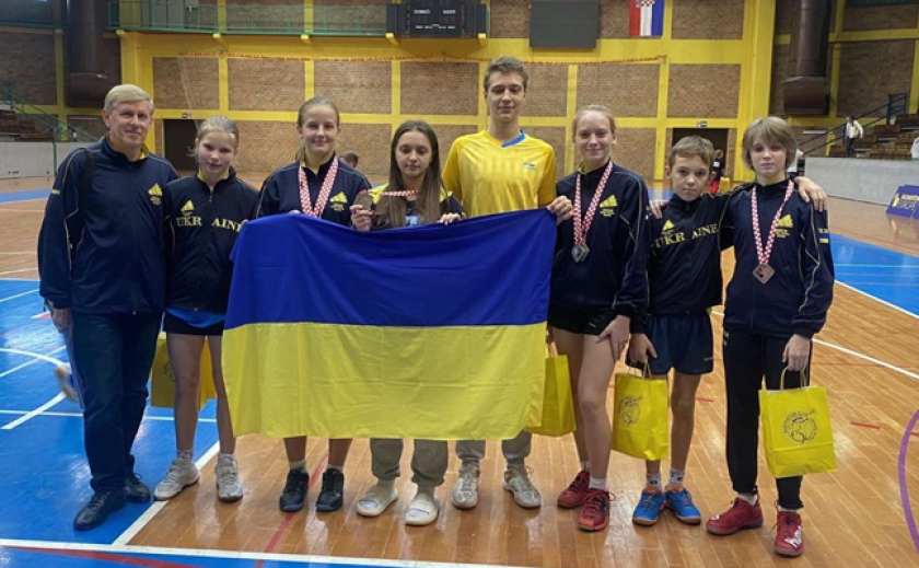 Юні бадмінтоністи з Дніпра завоювали 9 медалей на турнірі в Хорватії
