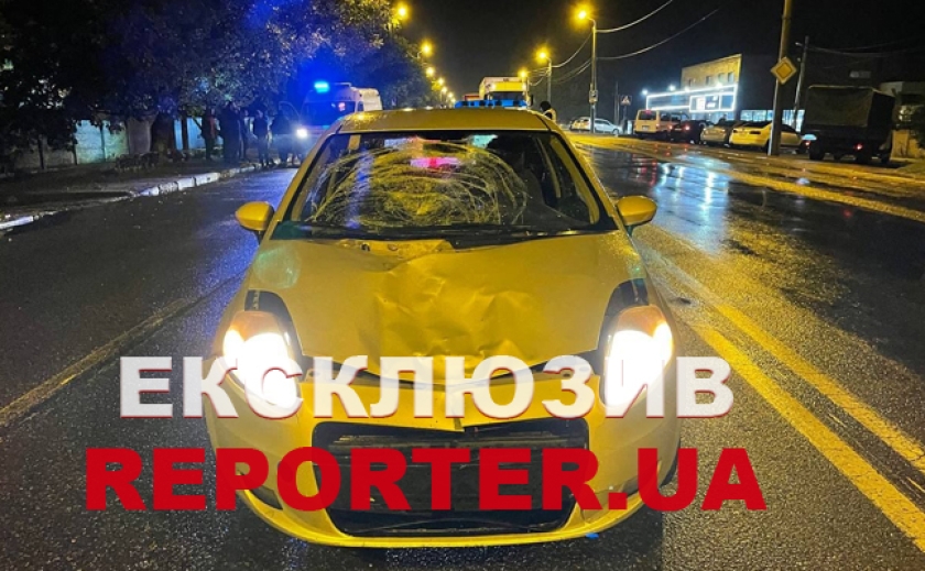В Дніпрі на вул. Київській водій «Fiat Grande Punto» збив жінку на пішоходному переході