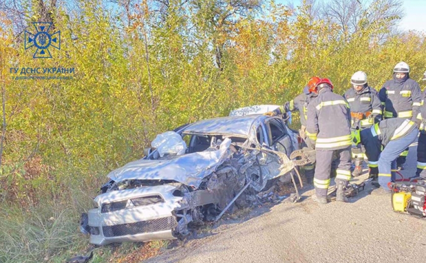 Водії загинули: Поблизу Братського на околиці Дніпра зіткнулися «Mitsubishi Lancer» та «Volkswagen Golf VII»