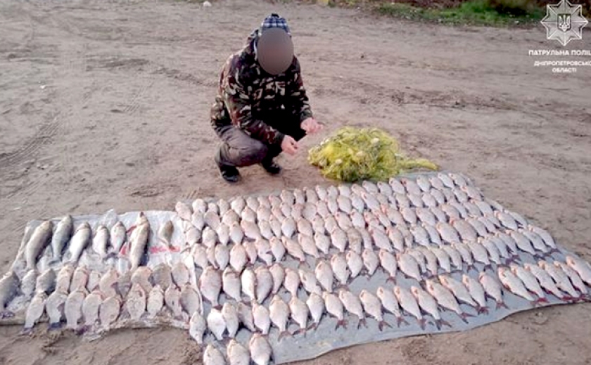 «Наловив» на 288 тис. грн.: В Дніпрі водний патруль виявив рибалку-браконьєра