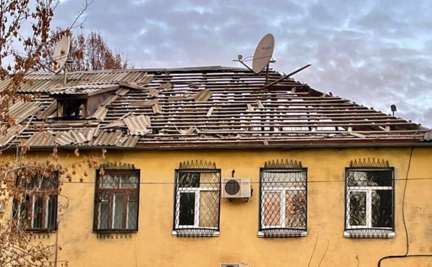 Поцілили у багатоповерхівки, приватні будинки та підприємство: ситуація в Дніпропетровській області станом на ранок 15 листопада