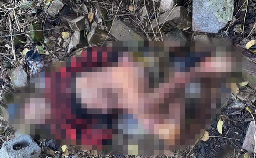 Лежав на пустирі: у Дніпрі знайшли труп оголеного чоловіка