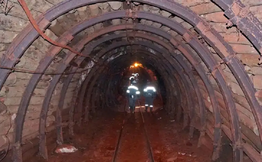 Близько 3 000 шахтарів застрягли під землею на Дніпропетровщині: їх рятували всю ніч