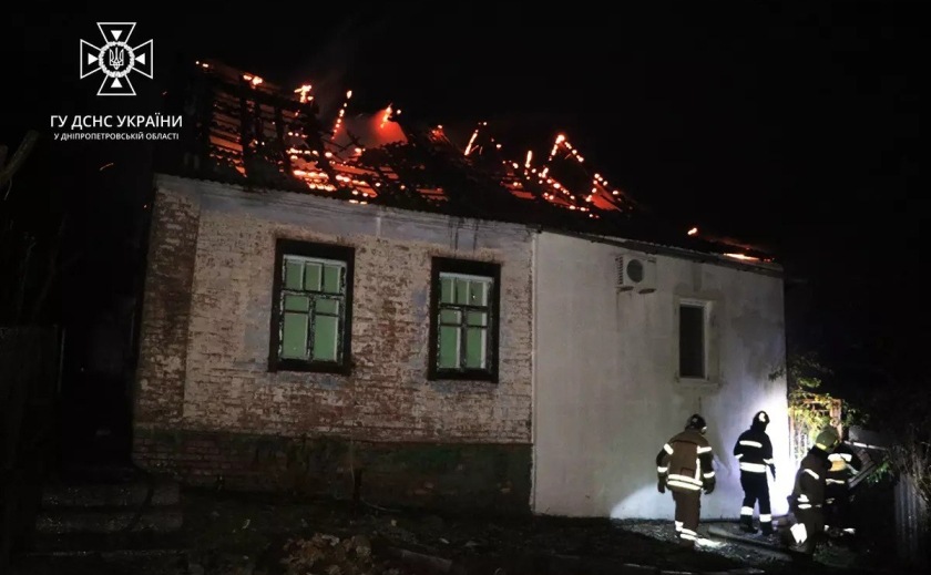 У Дніпрі на вулиці Чухновського пожежу гасили 16 рятувальників