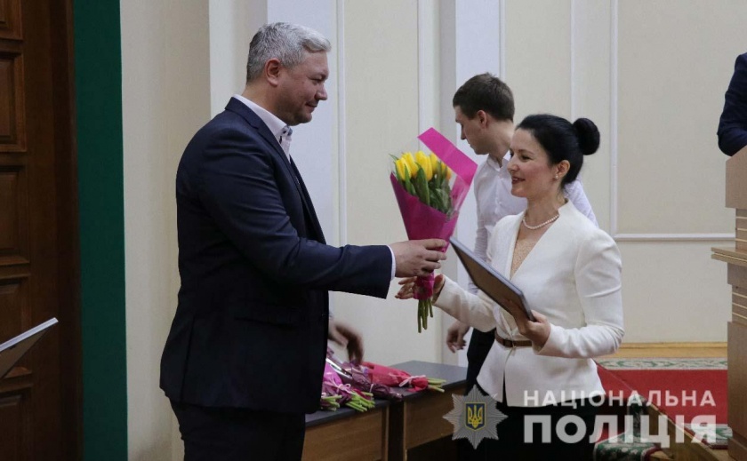 В Днепре главный страж порядка поздравил женщин с 8 Марта ТЕКСТ